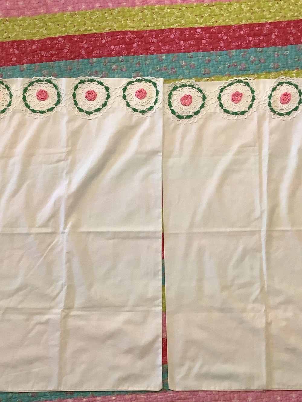 Lady Pepperell Non-Iron Standard Pillow Cases Crocheted Embellishments